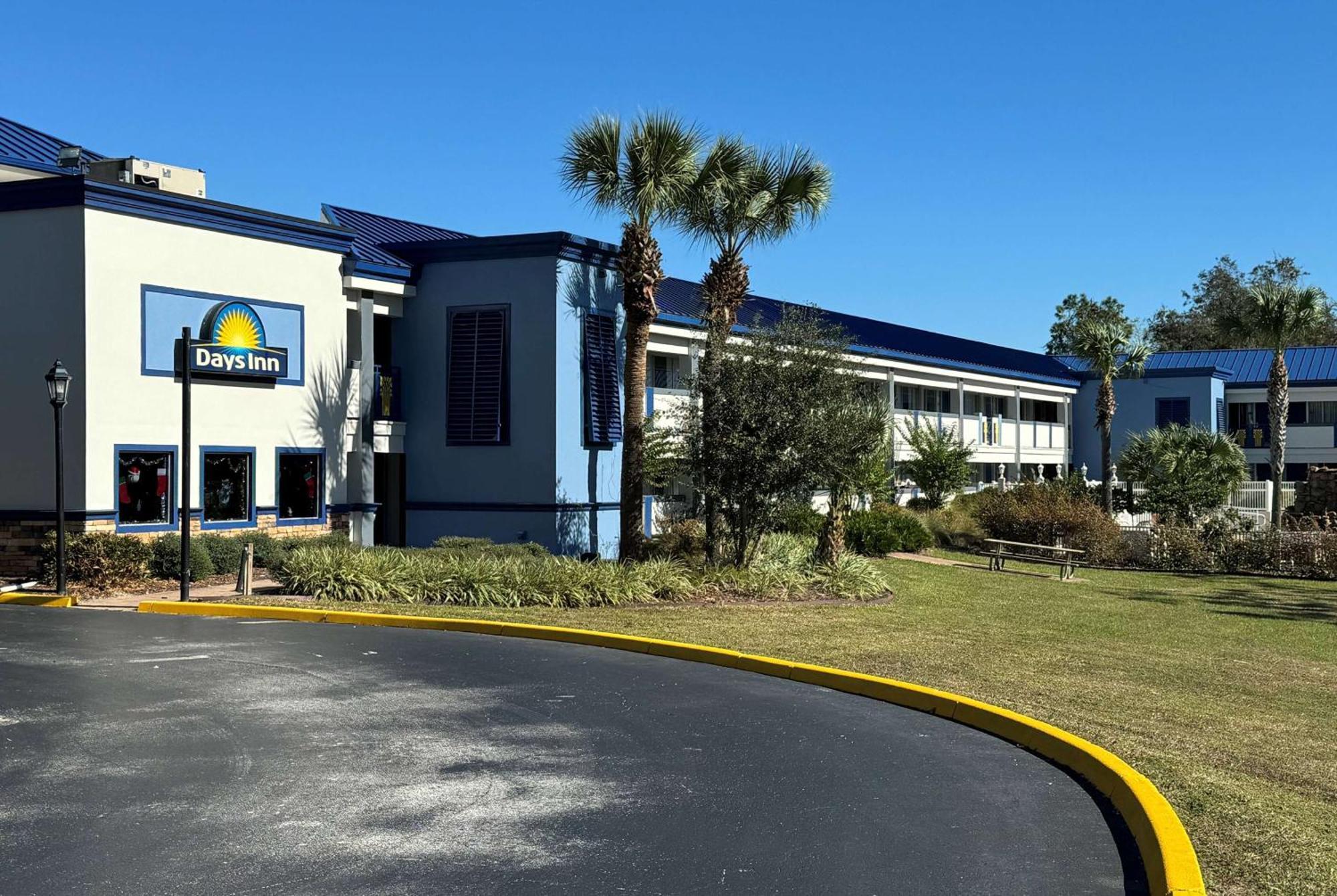 Days Inn By Wyndham Brooksville Exterior foto